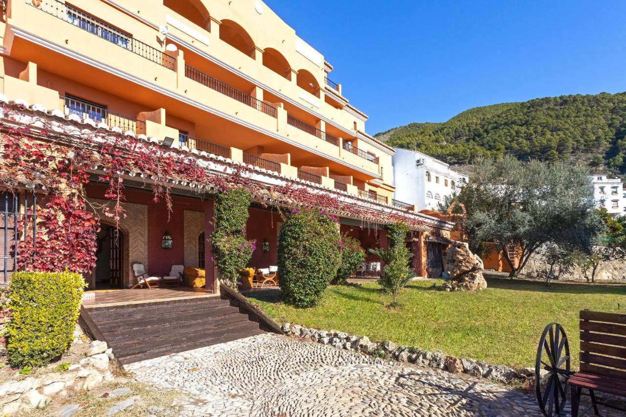 Casa Flores Con Piscina Interior Climatizada Alcaucín Εξωτερικό φωτογραφία