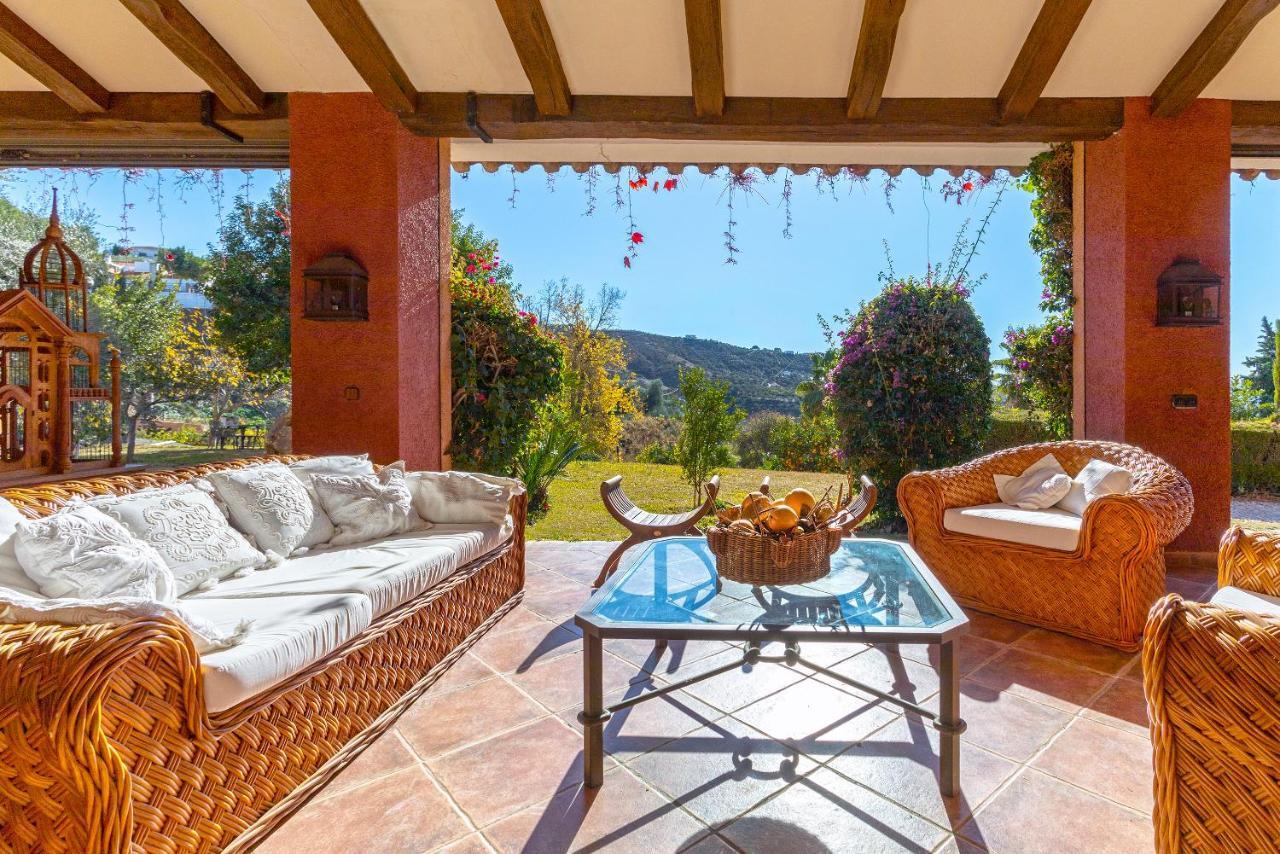 Casa Flores Con Piscina Interior Climatizada Alcaucín Εξωτερικό φωτογραφία