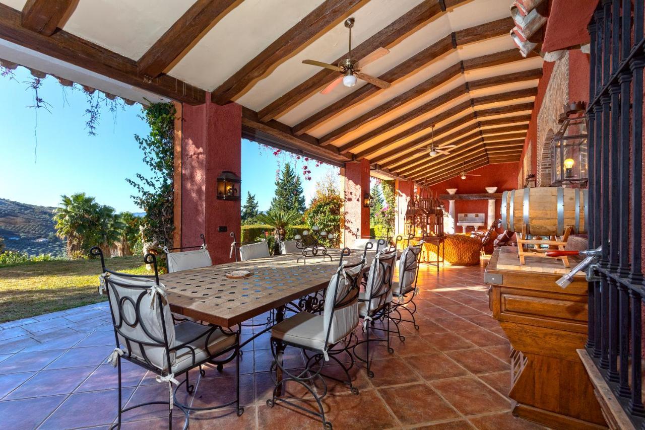 Casa Flores Con Piscina Interior Climatizada Alcaucín Εξωτερικό φωτογραφία