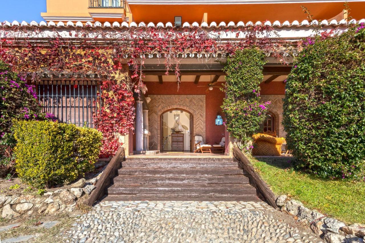 Casa Flores Con Piscina Interior Climatizada Alcaucín Εξωτερικό φωτογραφία
