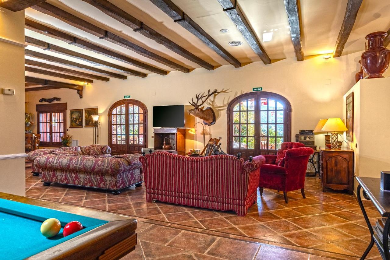 Casa Flores Con Piscina Interior Climatizada Alcaucín Εξωτερικό φωτογραφία