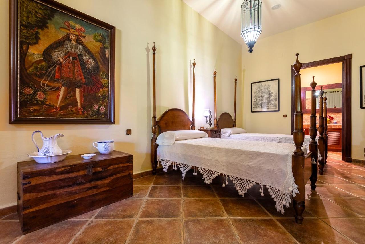 Casa Flores Con Piscina Interior Climatizada Alcaucín Εξωτερικό φωτογραφία