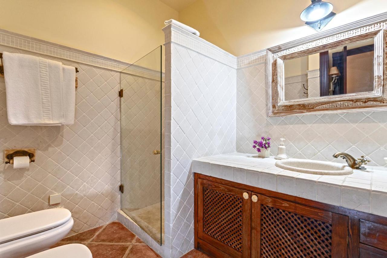 Casa Flores Con Piscina Interior Climatizada Alcaucín Εξωτερικό φωτογραφία