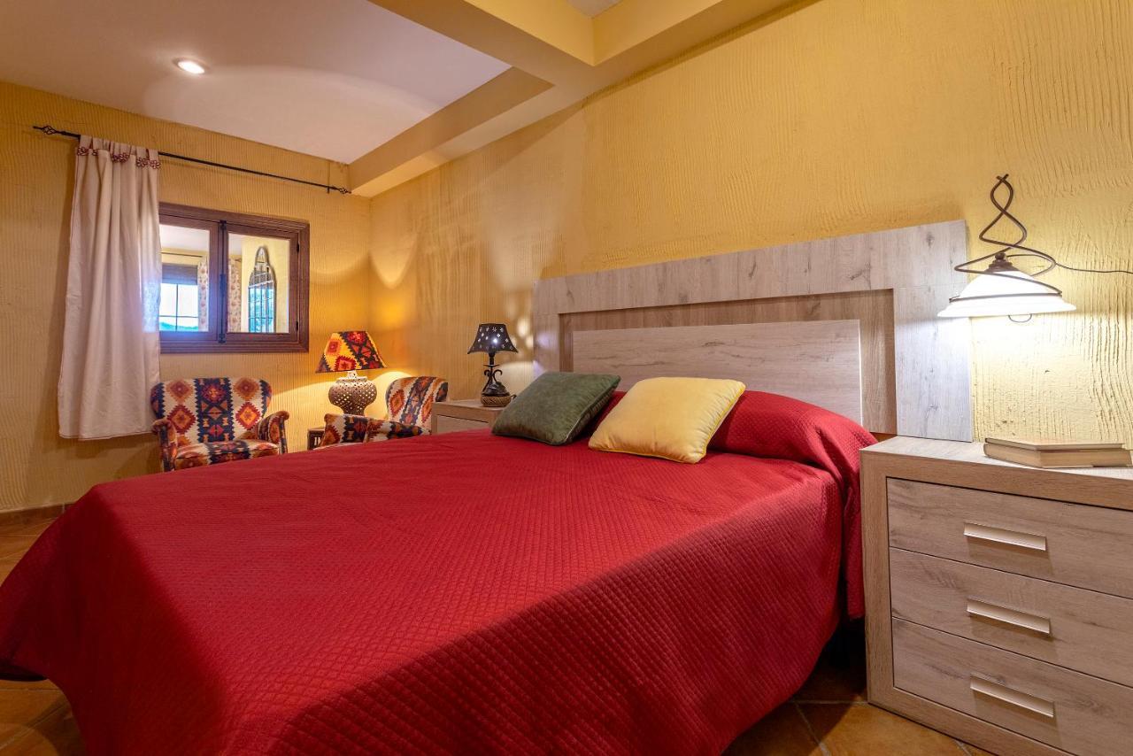 Casa Flores Con Piscina Interior Climatizada Alcaucín Εξωτερικό φωτογραφία