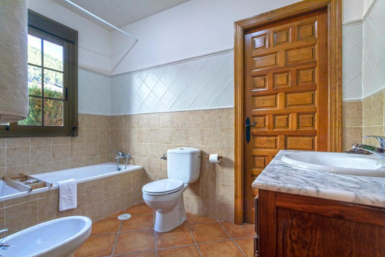 Casa Flores Con Piscina Interior Climatizada Alcaucín Εξωτερικό φωτογραφία