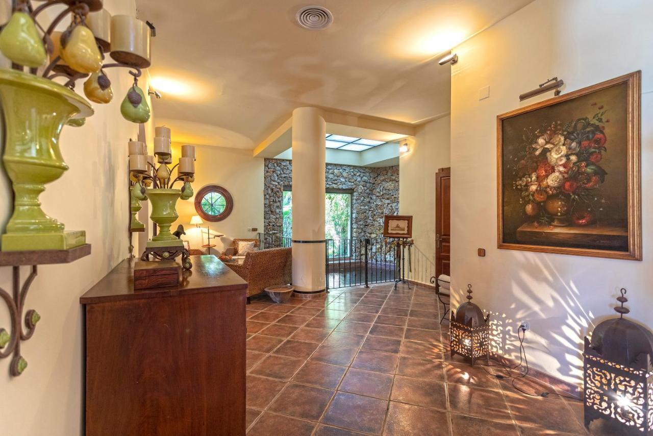Casa Flores Con Piscina Interior Climatizada Alcaucín Εξωτερικό φωτογραφία